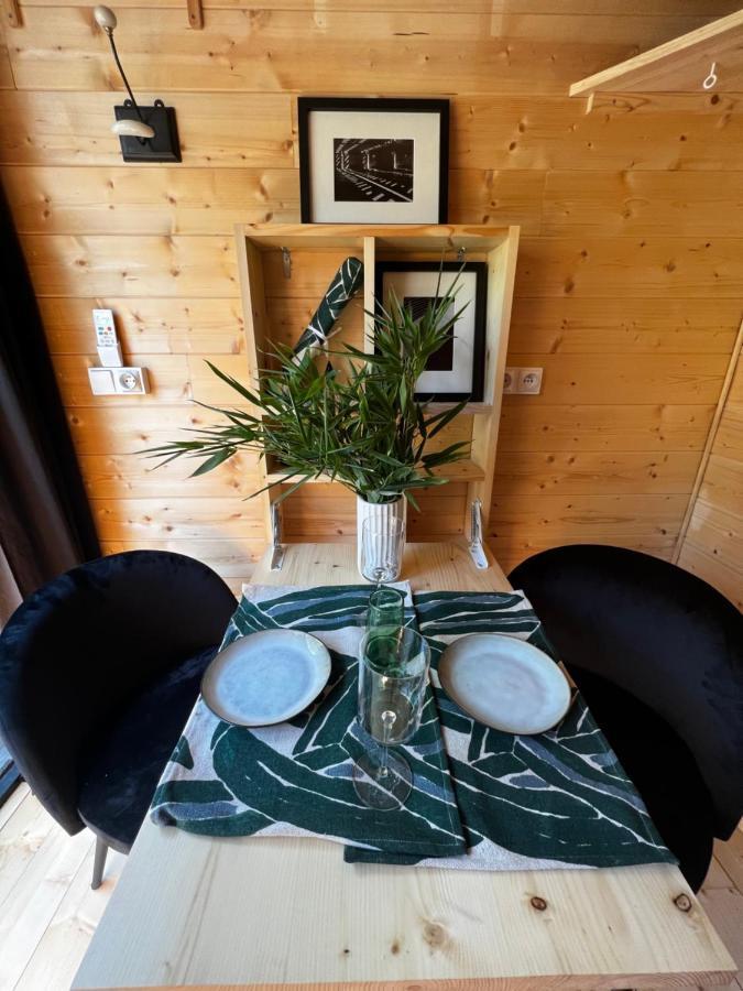 Saint-Jean-de-Moirans La Cabane Du 375, Piscine Clim,Jacuzzi Et Insolite المظهر الخارجي الصورة