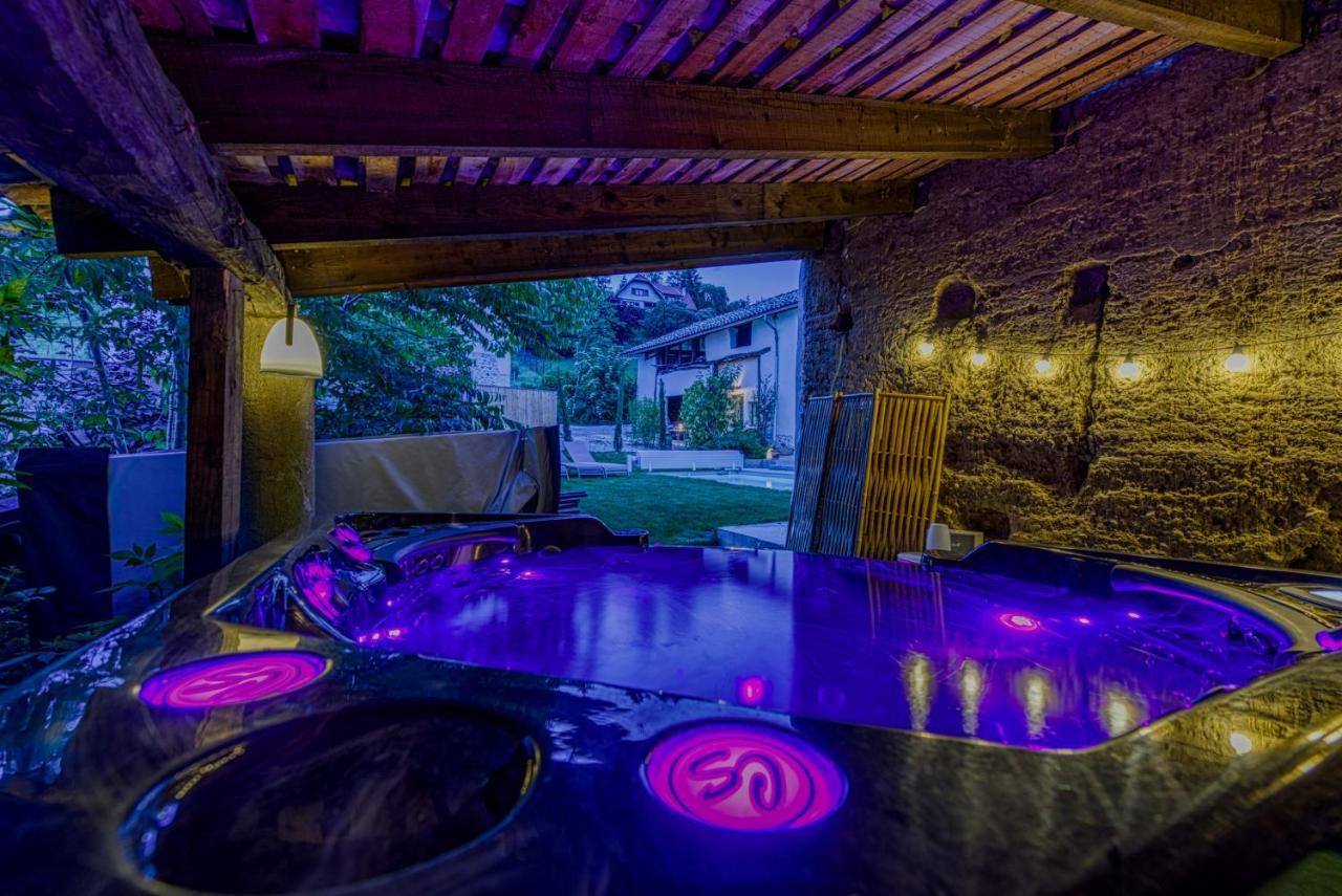 Saint-Jean-de-Moirans La Cabane Du 375, Piscine Clim,Jacuzzi Et Insolite المظهر الخارجي الصورة